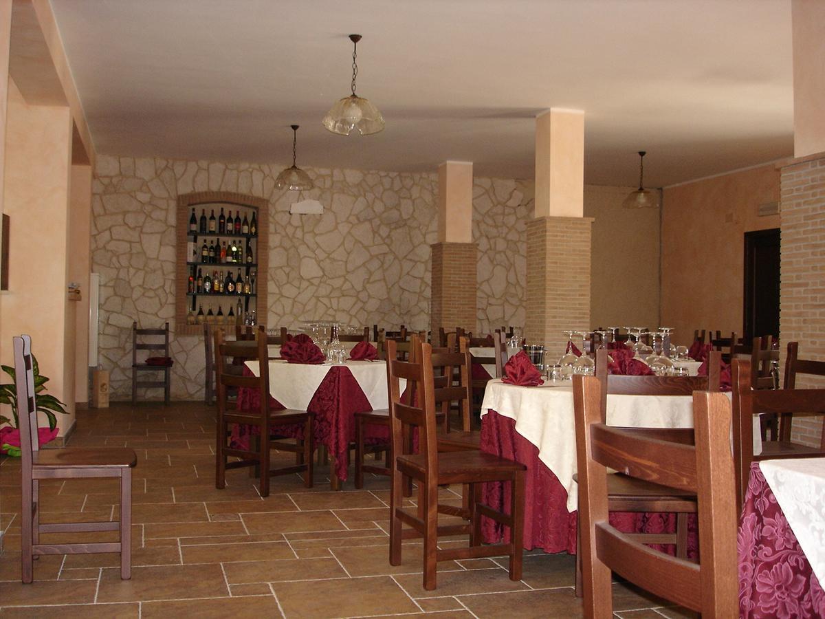 Agriturismo Casale Sera Fontana Liri Buitenkant foto