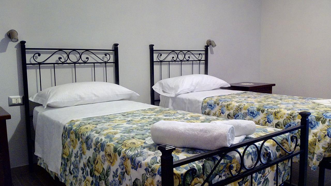 Agriturismo Casale Sera Fontana Liri Buitenkant foto